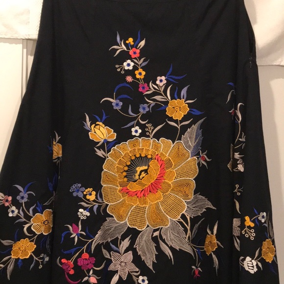 Embroidered skirt - Picture 2 of 4